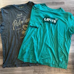 2 Men’s XXL t-shirts Levi/lucky